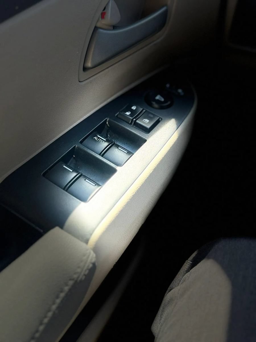 Used 2012 Honda Odyssey LX image 32