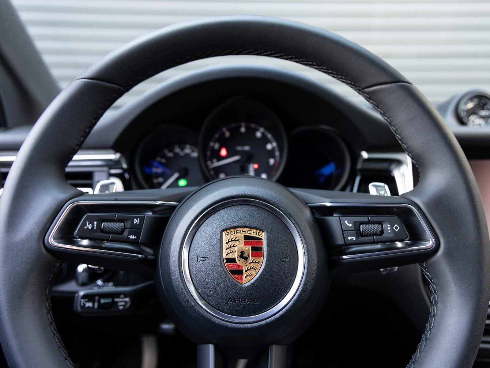 Certified 2026 Porsche Macan image 14