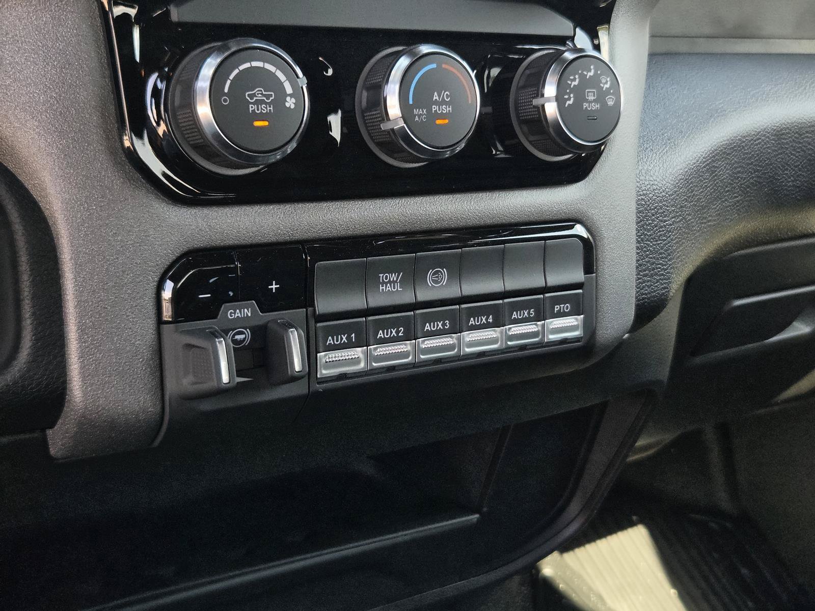 New 2027 RAM 4500 Tradesman w/ Chrome Appearance Group AWD/4WD image 12