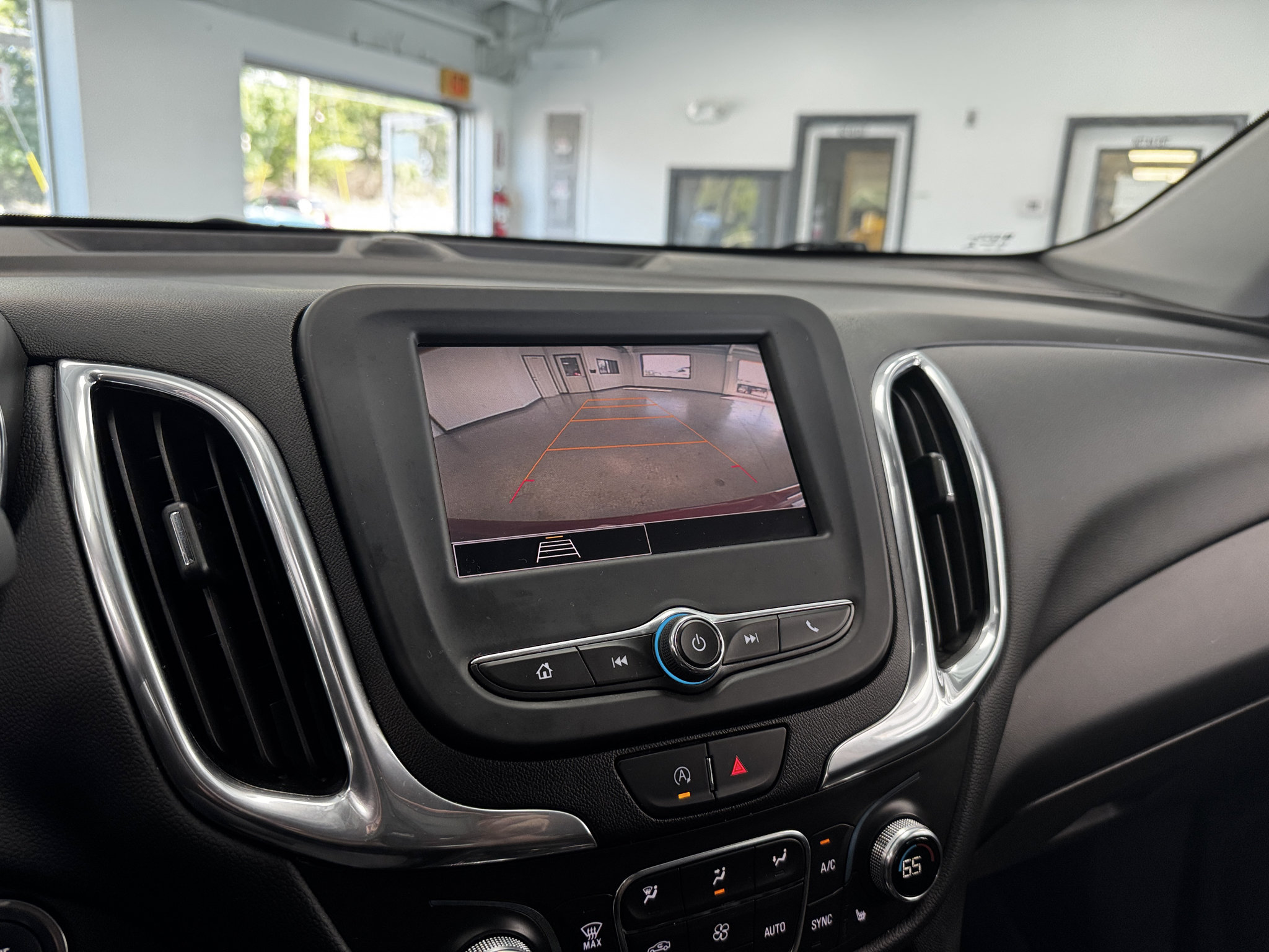Used 2022 Chevrolet Equinox LT AWD/4WD image 23