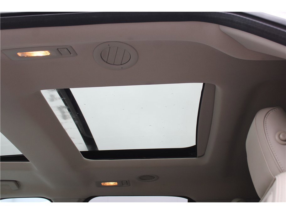 Used 2017 Ford Explorer Platinum image 14