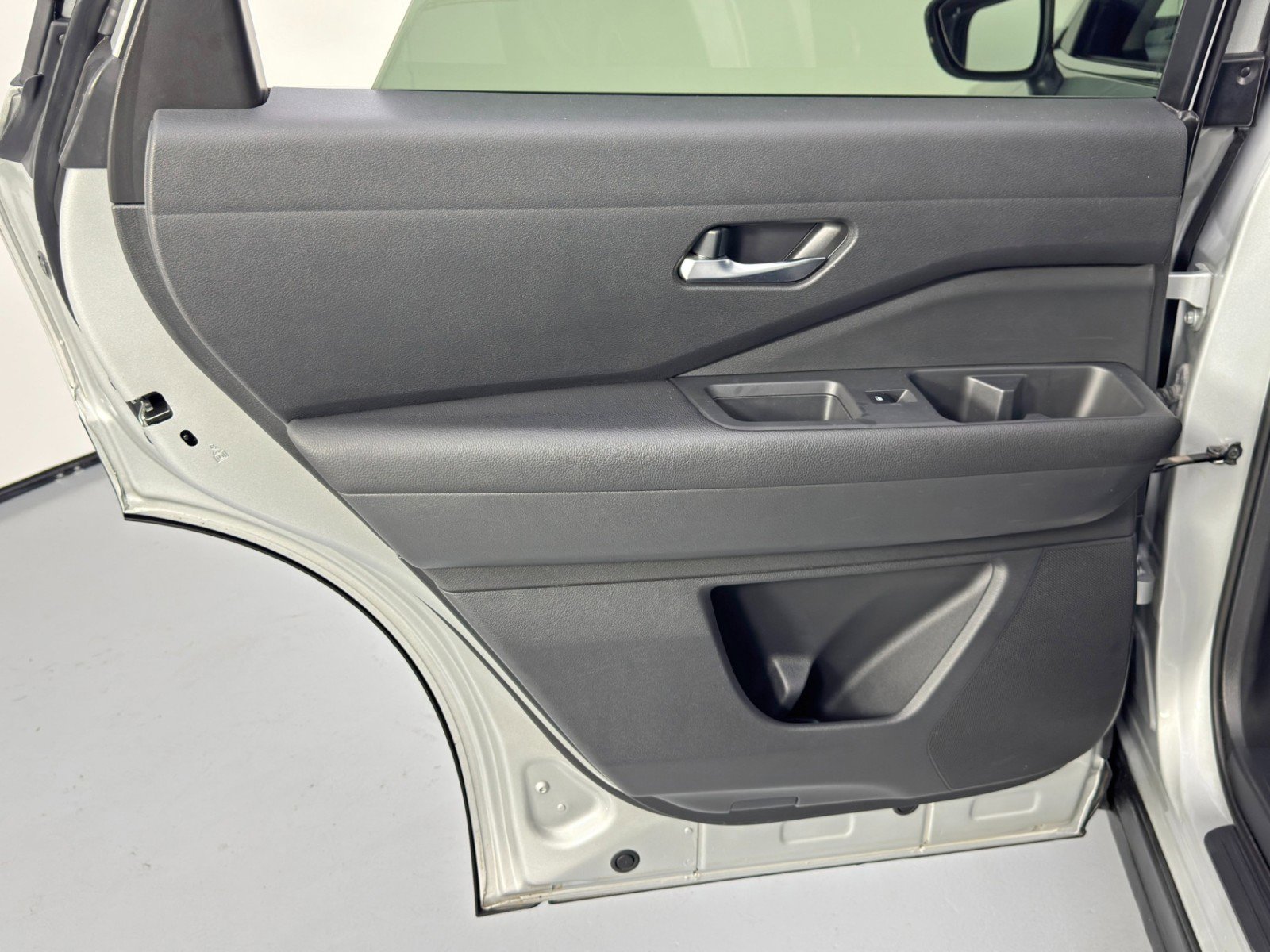 Used 2022 Nissan Pathfinder SV image 40