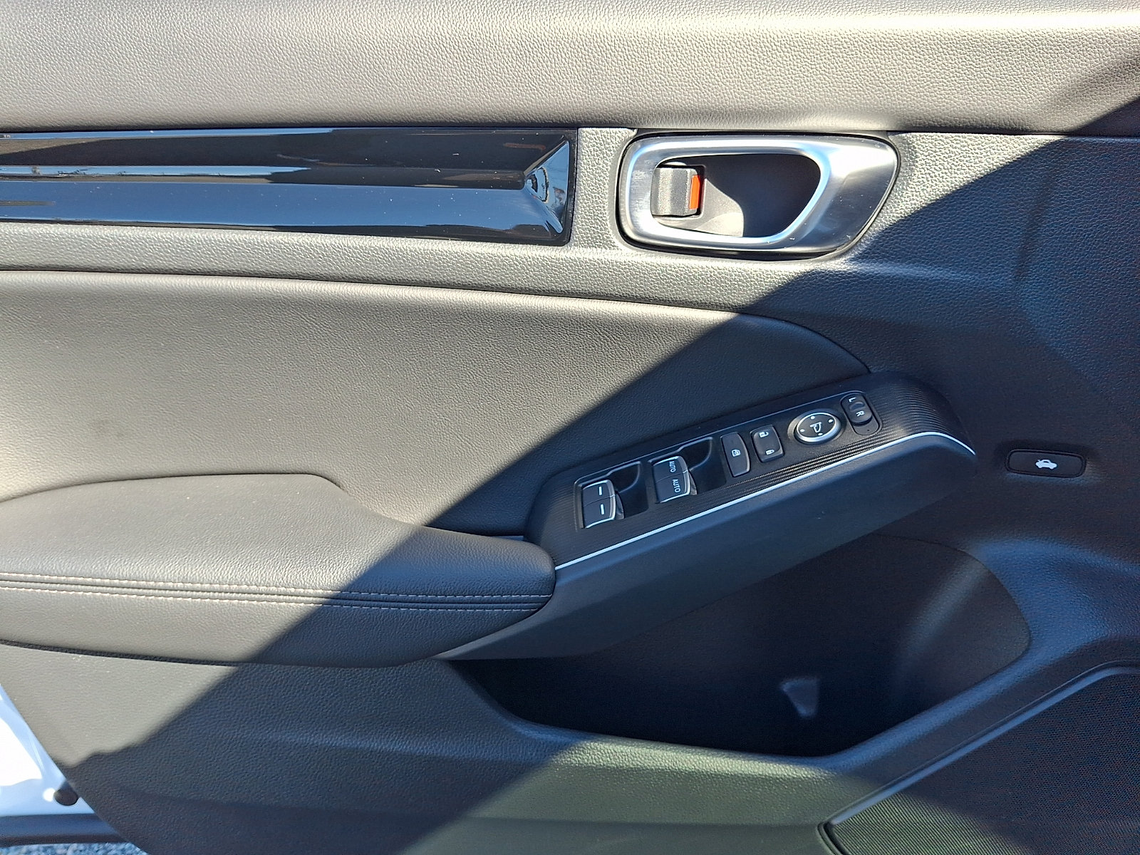 Certified 2025 Honda Civic FWD Hybrid Sedan image 11