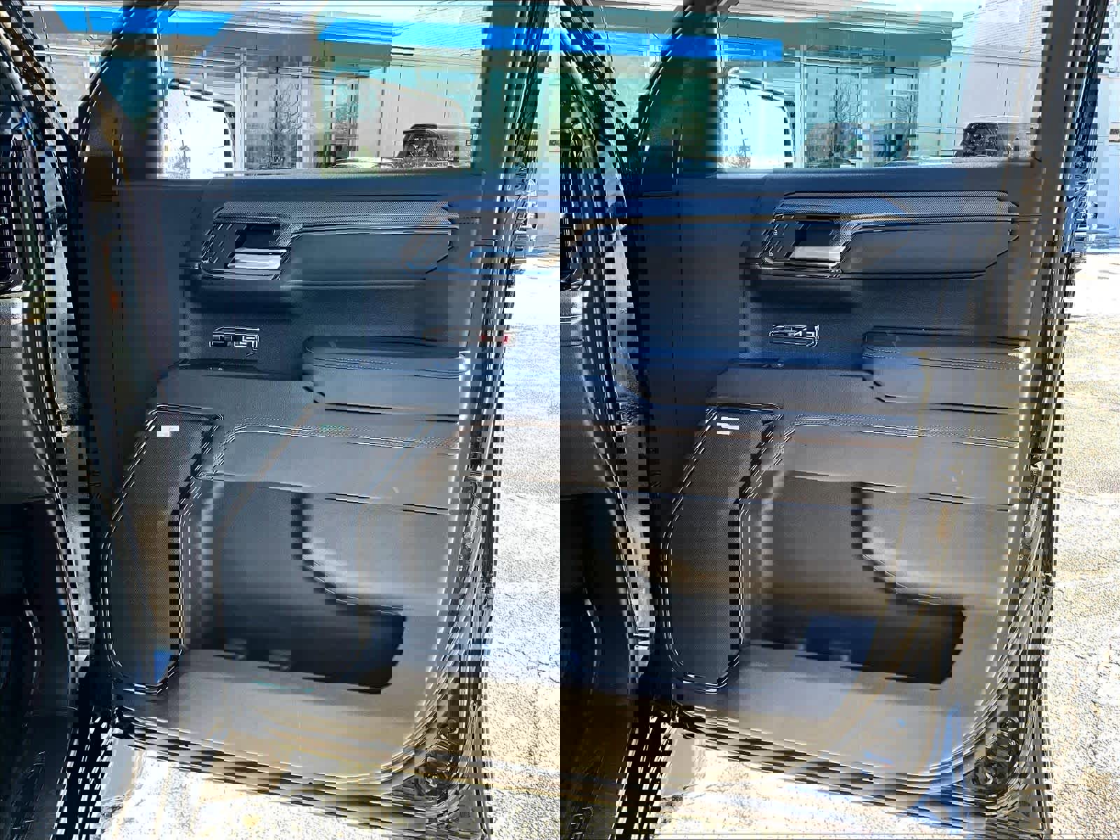 Used 2023 GMC Sierra 1500 AT4 w/ Technology Package image 12