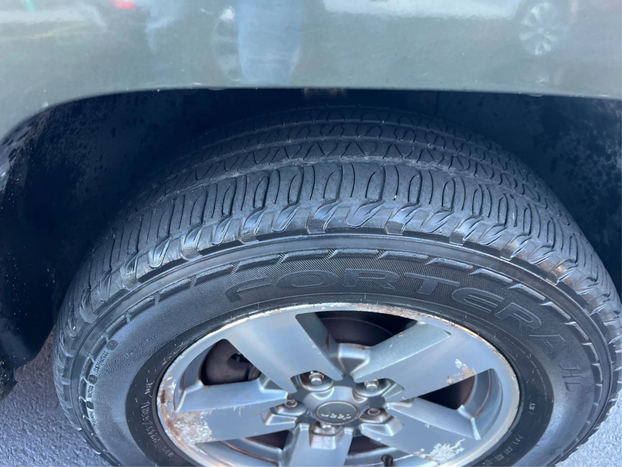 Used 2008 Jeep Commander Sport image 24