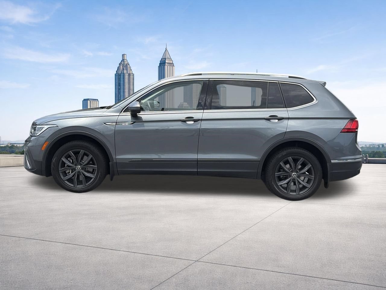 Used 2022 Volkswagen Tiguan SE FWD image 21