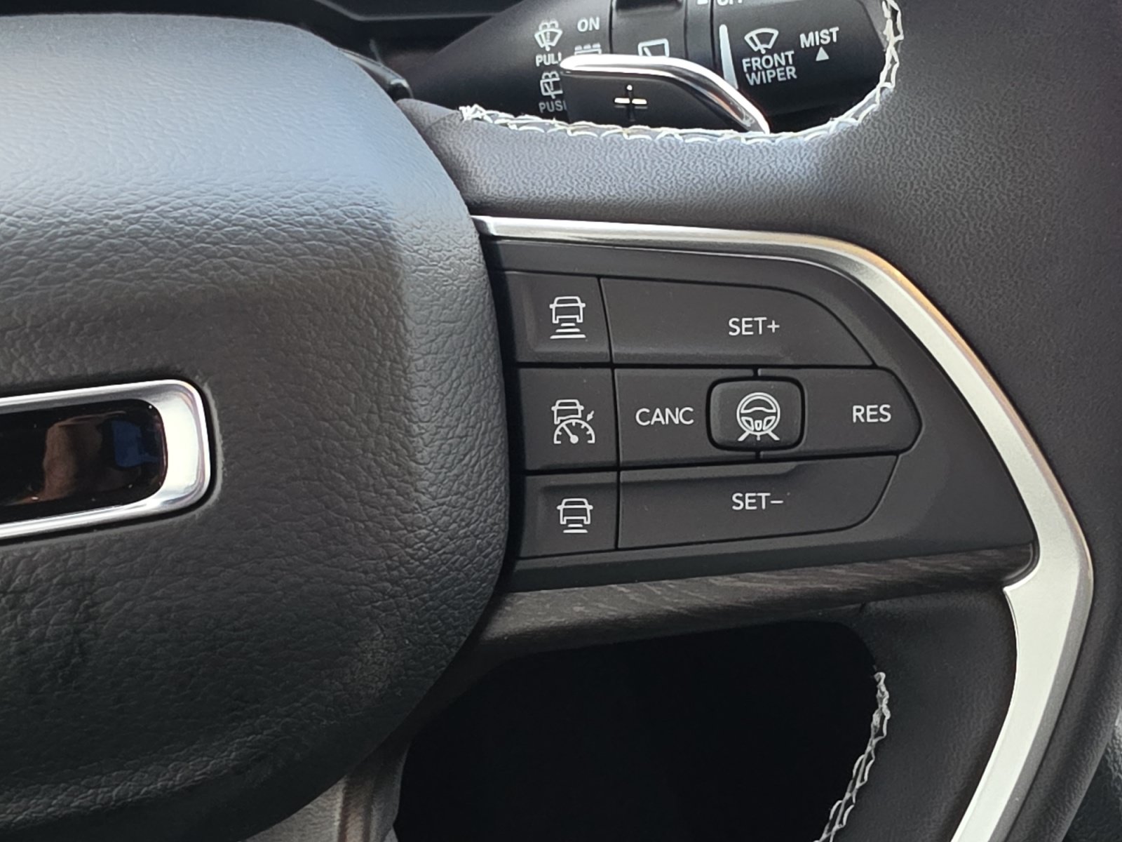 New 2026 Jeep Grand Cherokee Limited AWD/4WD image 14
