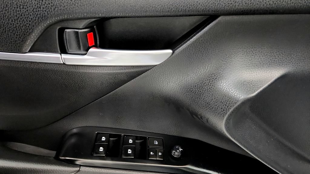 Certified 2018 Toyota Camry LE FWD image 23