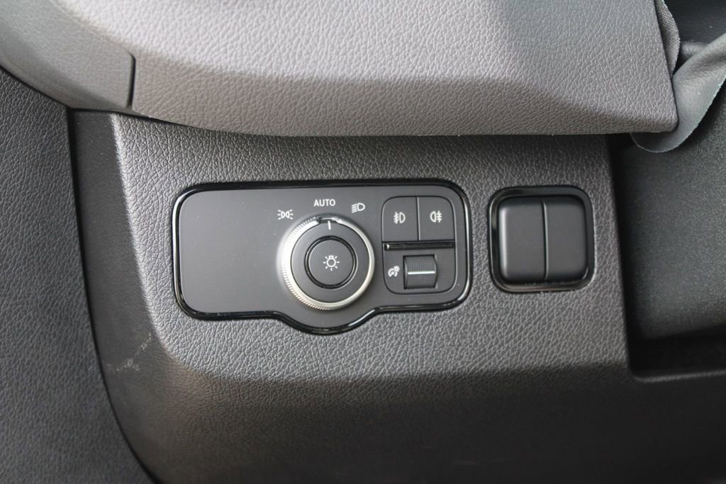 Used 2024 Mercedes-Benz Sprinter 2500 image 18