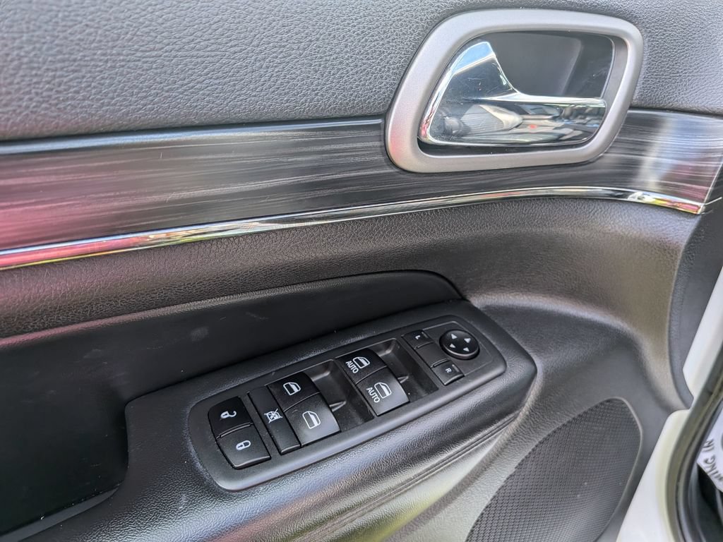 Used 2019 Jeep Grand Cherokee Limited X AWD/4WD image 9