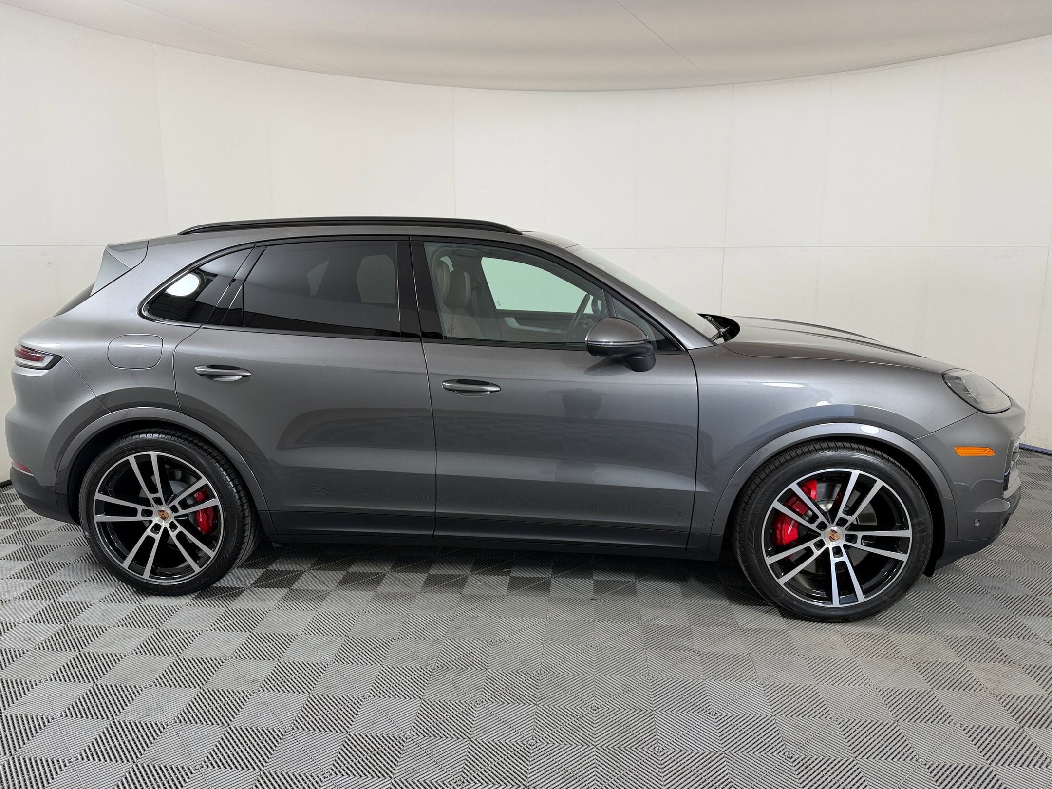 New 2026 Porsche Cayenne S image 9