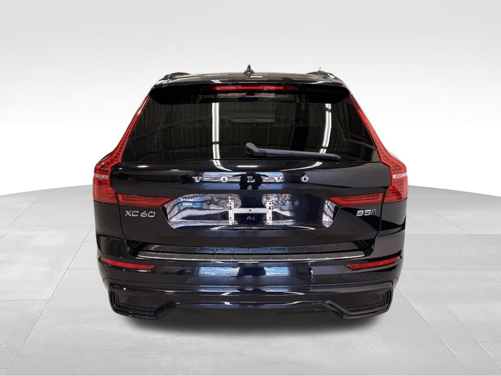 Used 2023 Volvo XC60 B5 Plus w/ Protection Package Premier AWD/4WD image 4