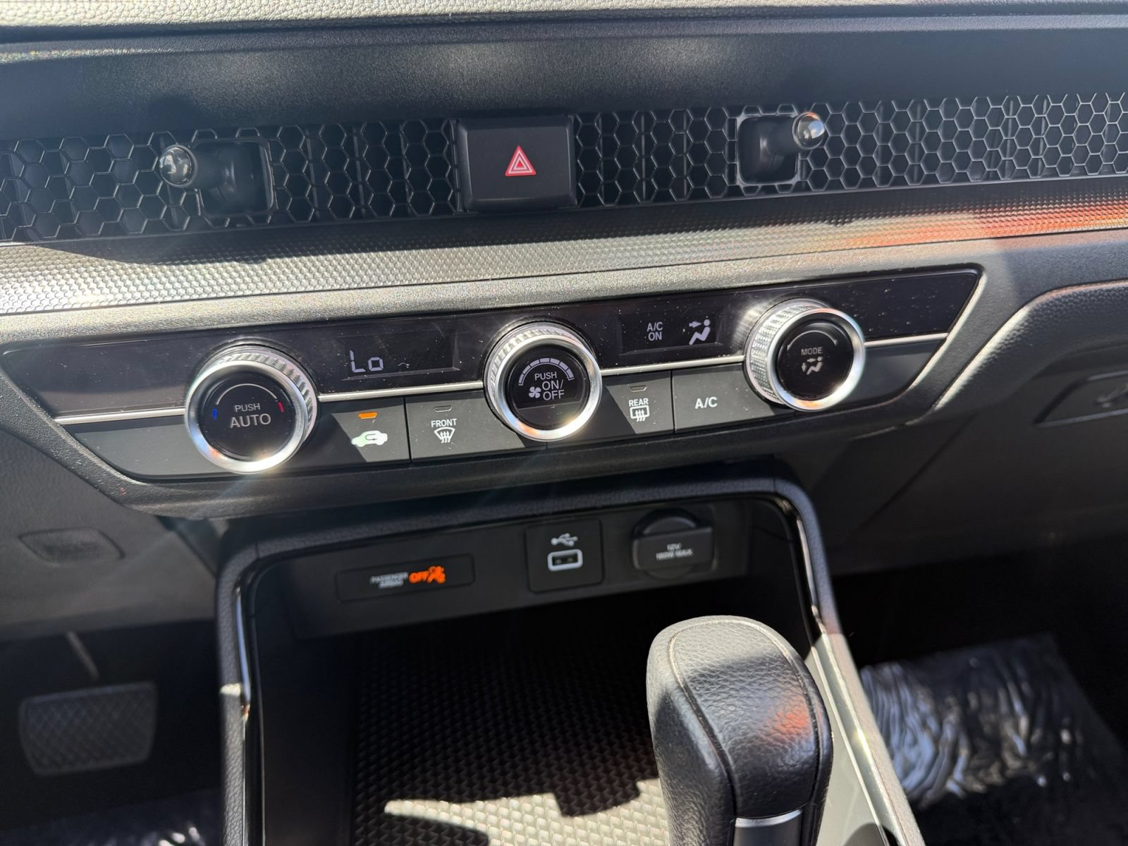 Used 2025 Honda CR-V LX image 17