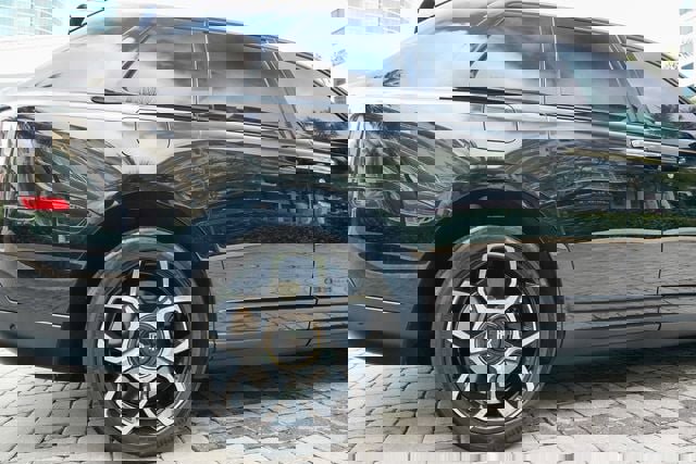 Used 2020 Rolls-Royce Cullinan Black Badge image 28