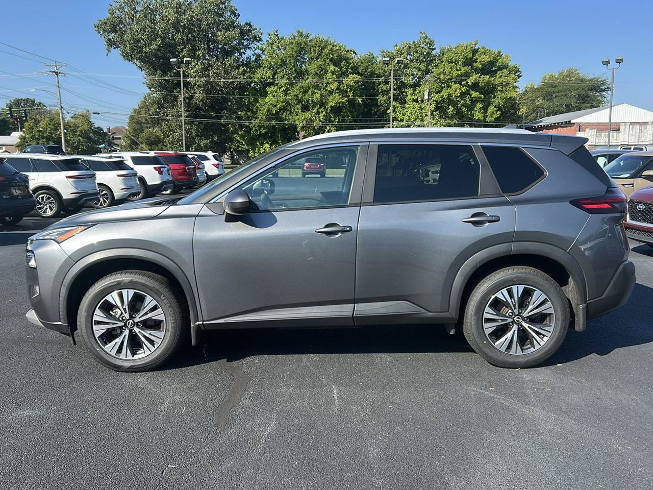 Used 2023 Nissan Rogue SV w/ SV Premium B Package FWD image 8