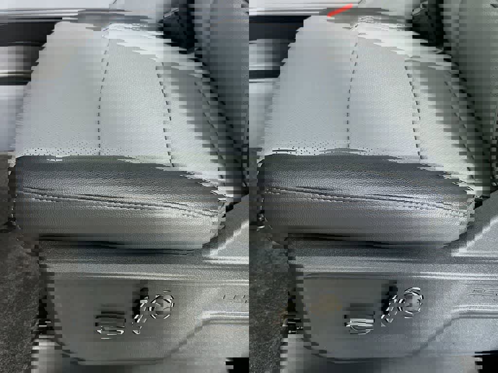 New 2025 Ford F150 Lightning Lariat AWD/4WD image 31