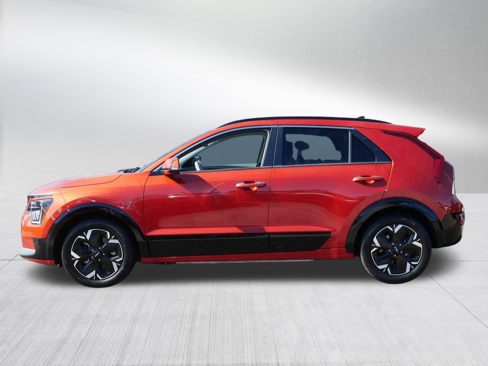 Certified 2023 Kia Niro Wave w/ Wave Preserve Package image 4