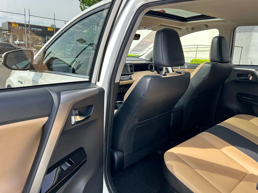 Certified 2018 Toyota RAV4 Limited AWD/4WD image 11