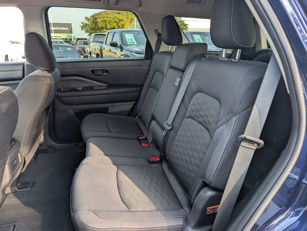 Used 2024 Nissan Pathfinder SV FWD image 28