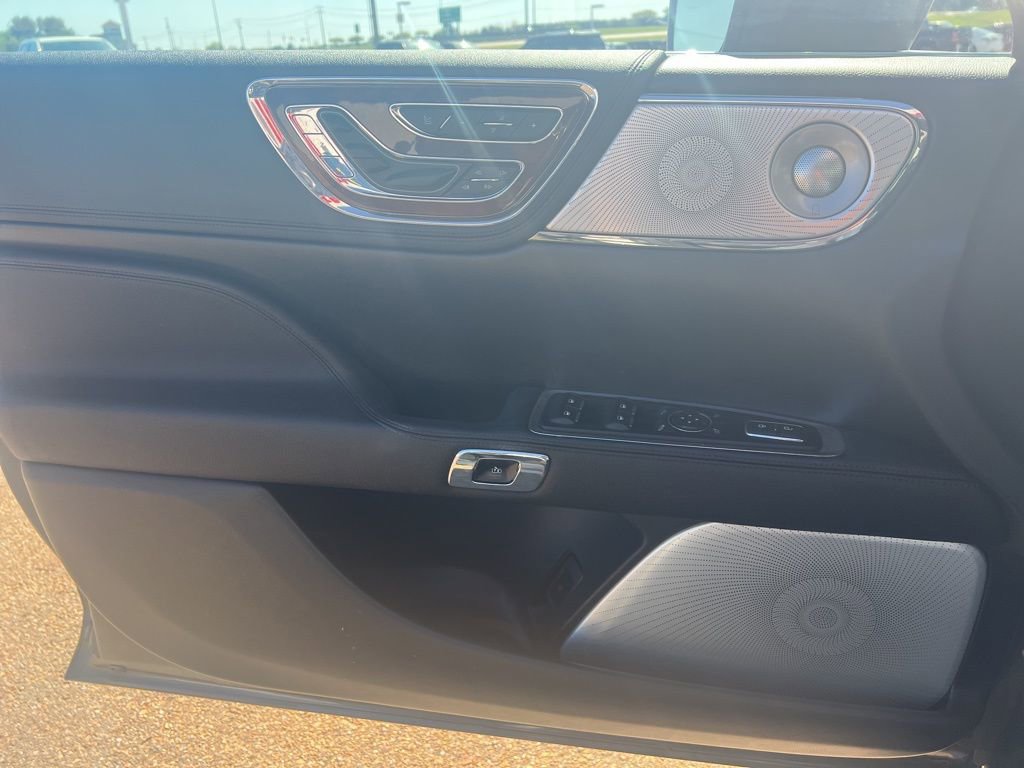 Used 2020 Lincoln Continental Reserve w/ Luxury Package image 37