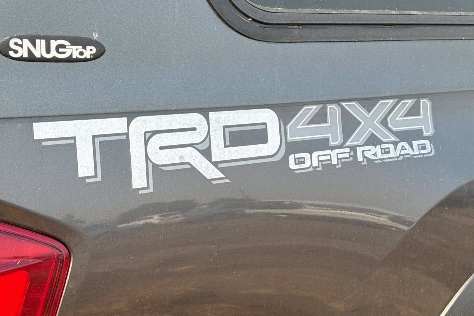 Used 2017 Toyota Tacoma TRD Off-Road w/ Premium & Technology Package AWD/4WD image 6