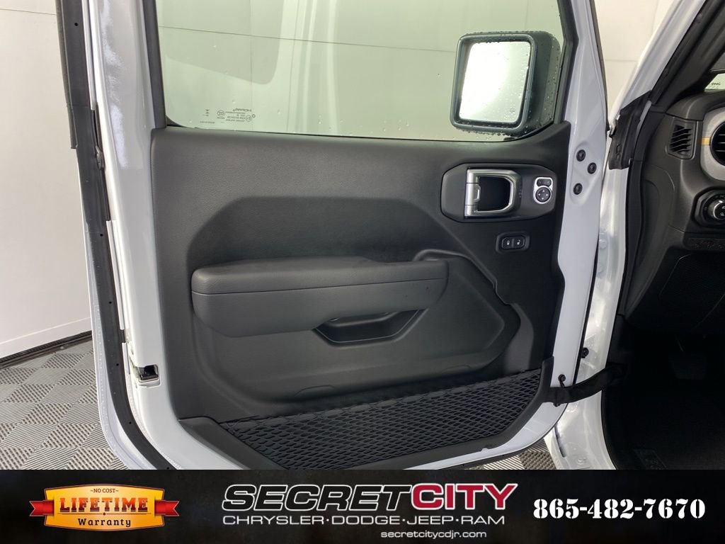 New 2025 Jeep Gladiator Sport image 12