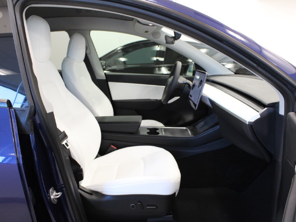 Used 2021 Tesla Model Y Long Range AWD/4WD image 17