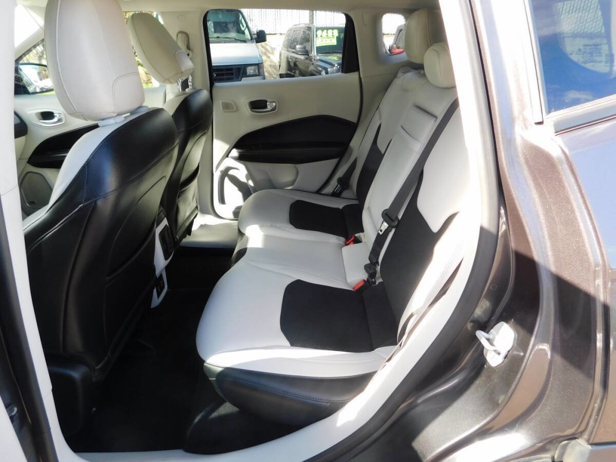Used 2017 Jeep Compass Latitude w/ Popular Equipment Group image 7