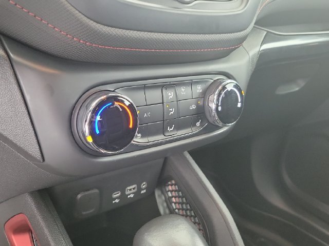 Used 2023 Chevrolet TrailBlazer RS FWD image 28