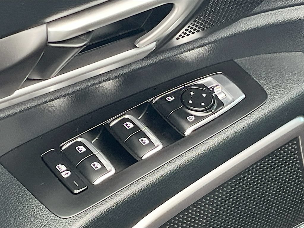 Used 2025 Kia Telluride S AWD/4WD image 18