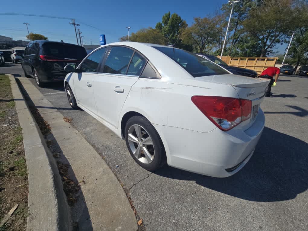 Used 2014 Chevrolet Cruze LT w/ Sun, Sound and Sport Package FWD image 4