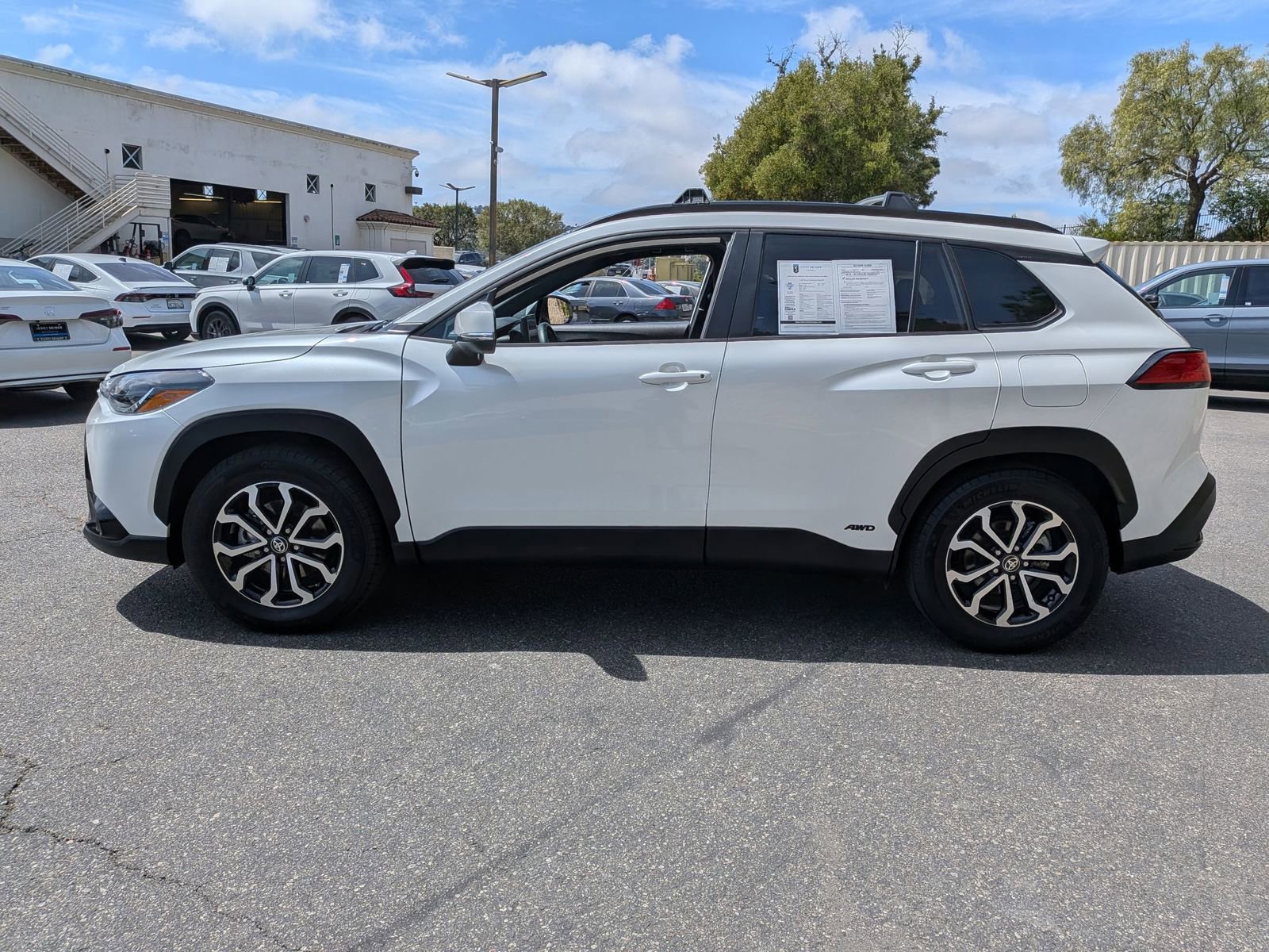 Used 2024 Toyota Corolla Cross SE w/ Moonroof Package image 9