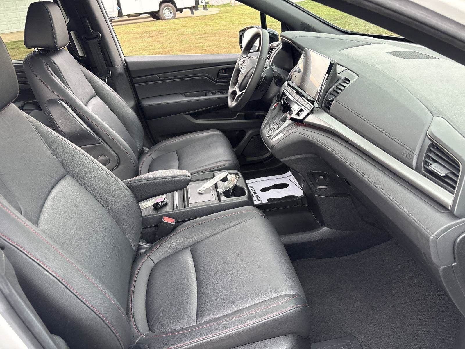 Used 2025 Honda Odyssey Sport-L image 15