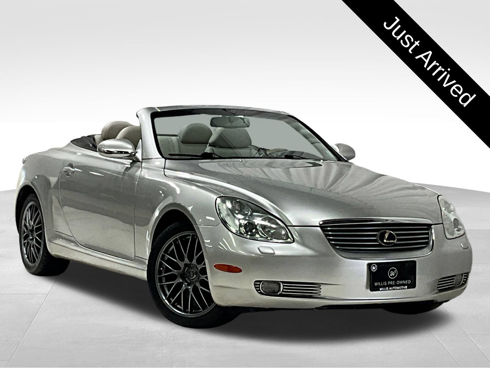 Used 2004 Lexus SC 430 Convertible RWD image 1