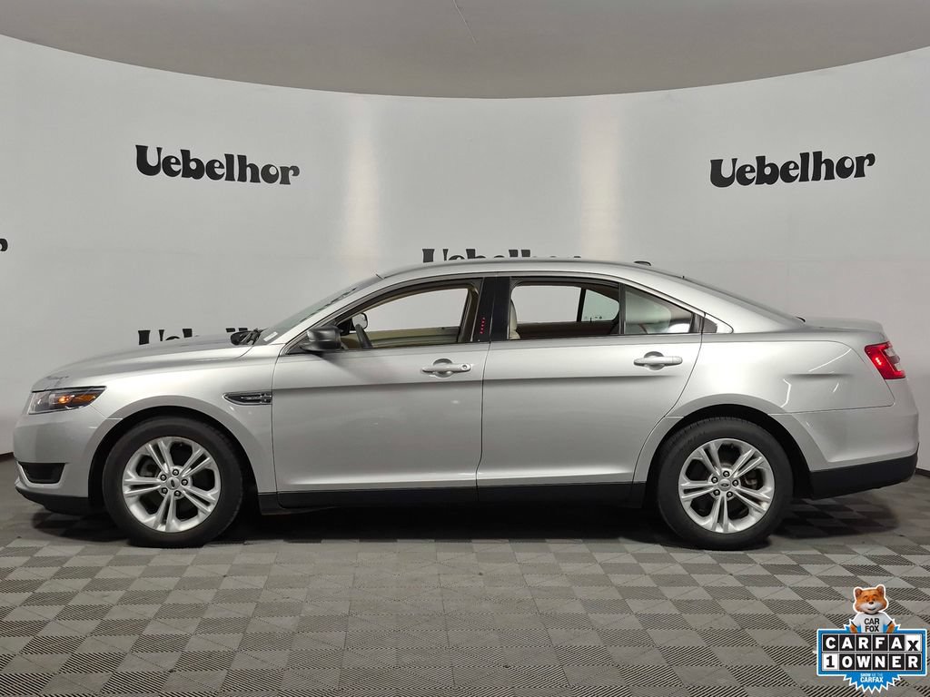 Used 2018 Ford Taurus SE FWD image 4