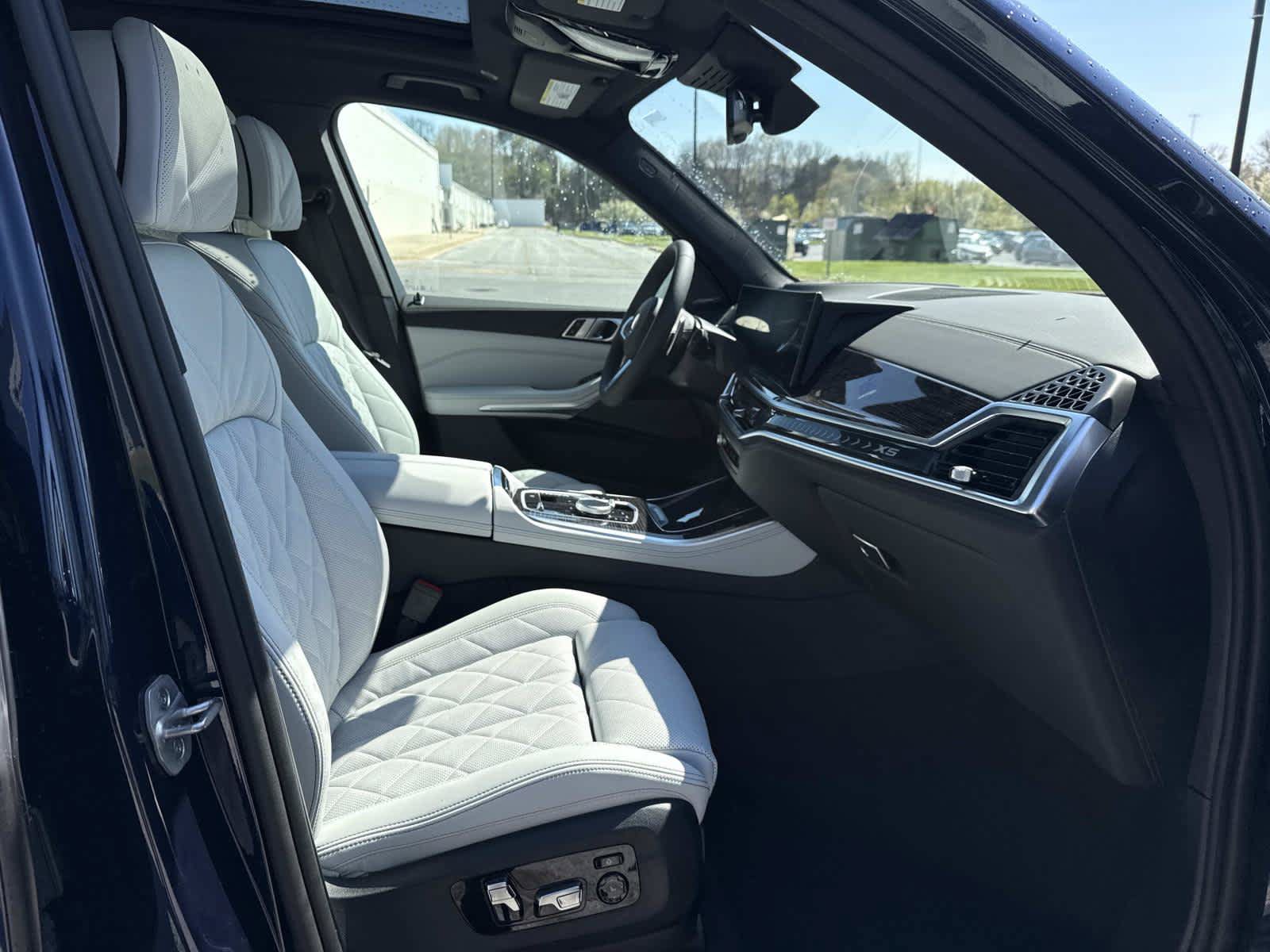 New 2026 BMW X5 xDrive50e w/ M Sport Package AWD/4WD image 16