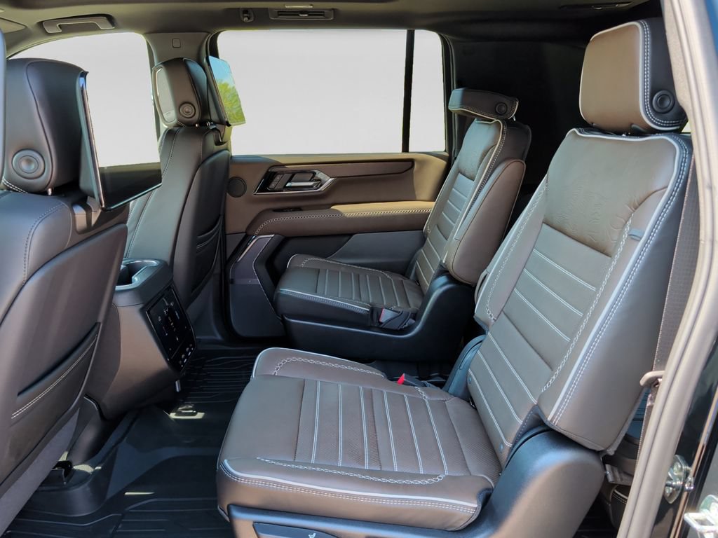 New 2026 GMC Yukon XL Denali Ultimate AWD/4WD image 36