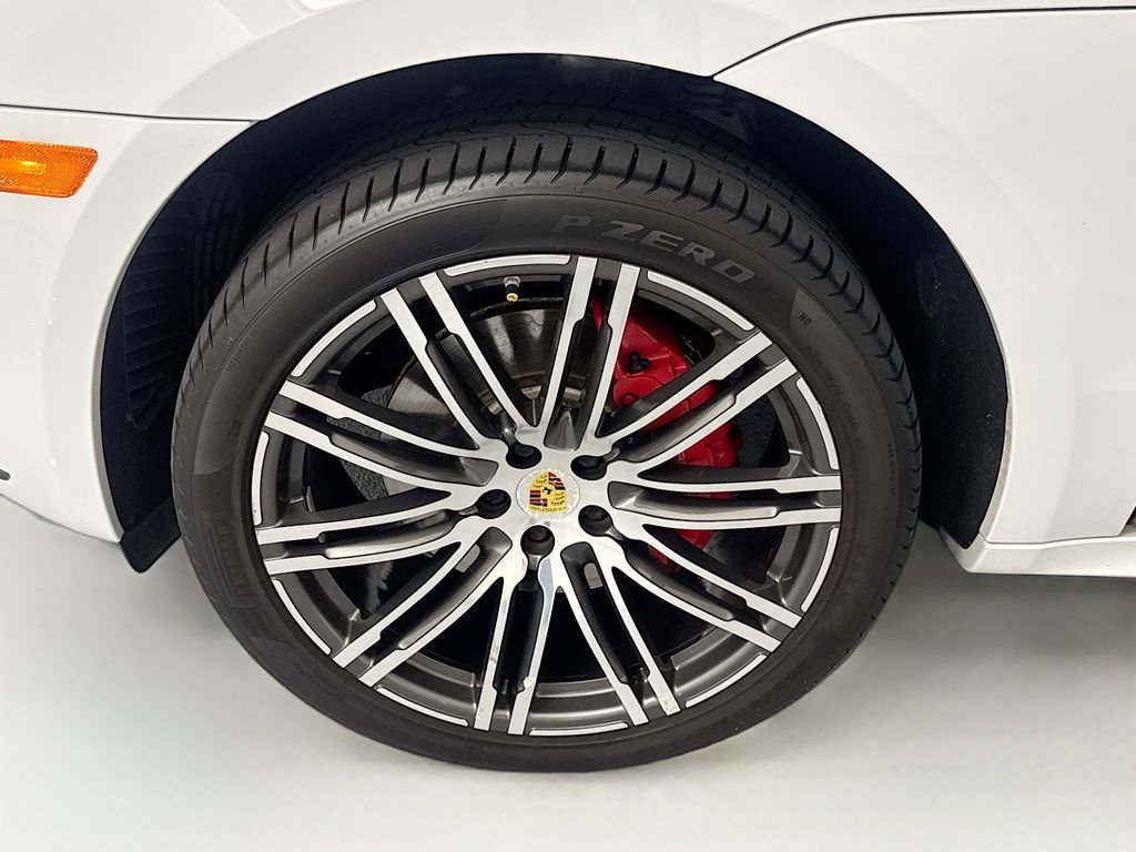 Used 2017 Porsche Macan Turbo AWD/4WD image 27