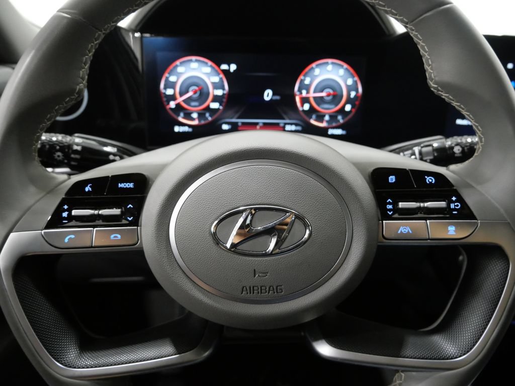 Used 2023 Hyundai Elantra SEL w/ Convenience Package FWD image 16