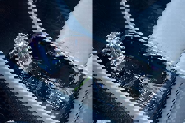 Used 2023 Volvo XC40 B4 Ultimate image 25