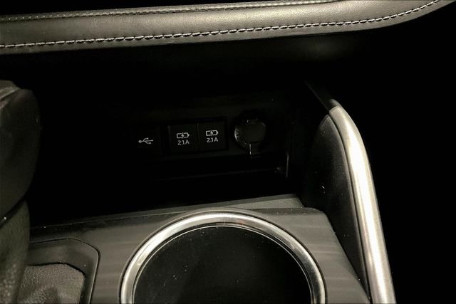 Used 2021 Toyota Highlander XLE AWD/4WD image 16