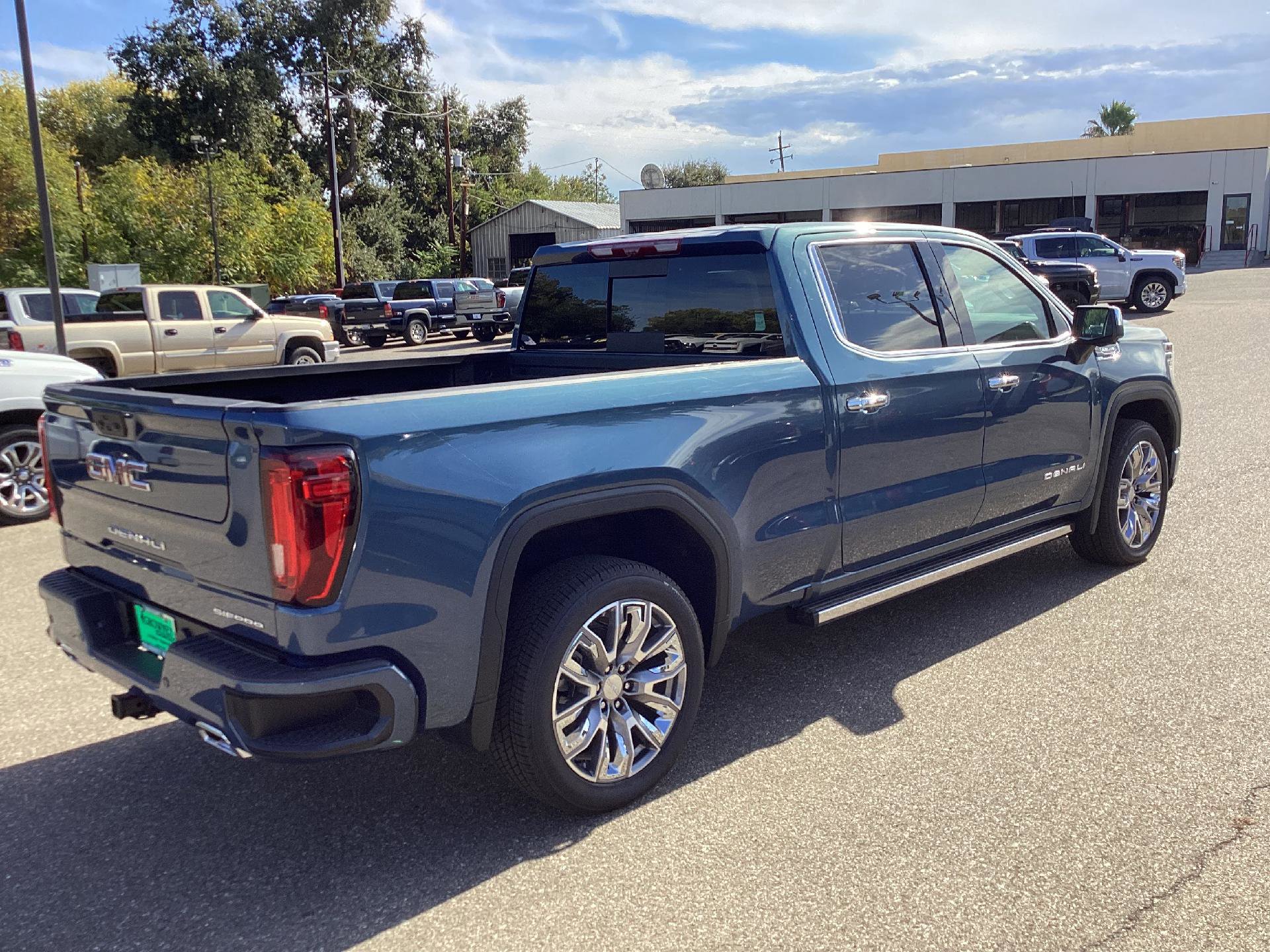 New 2025 GMC Sierra 1500 Denali w/ Denali Reserve Package image 4