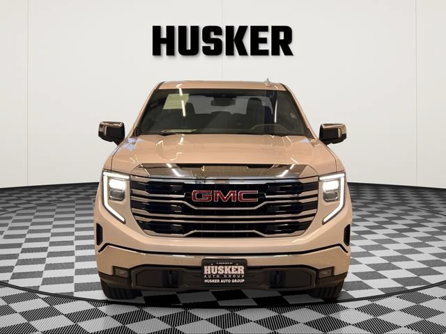 Used 2022 GMC Sierra 1500 SLT AWD/4WD image 3