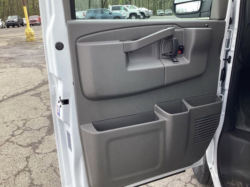 New 2026 Chevrolet Express 2500 w/ Driver Convenience Package RWD image 15