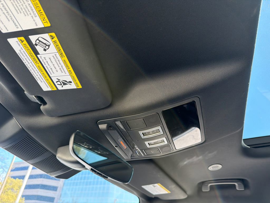 Used 2025 Land Rover Defender 110 S image 30