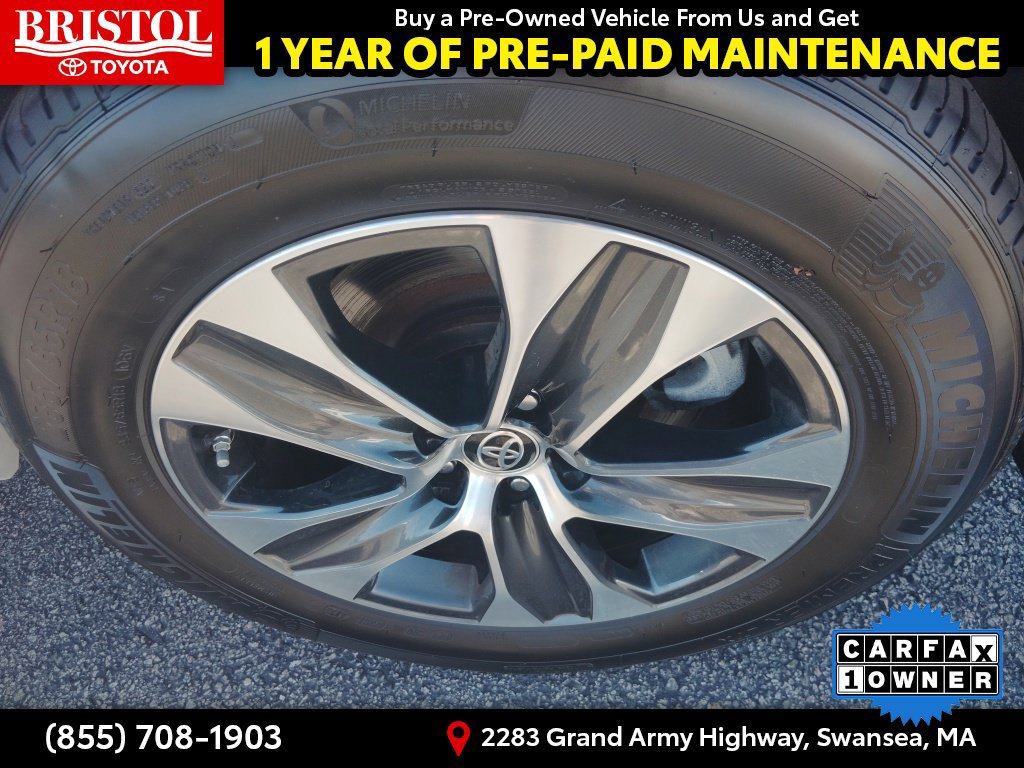 Used 2024 Toyota Highlander XLE AWD/4WD image 12