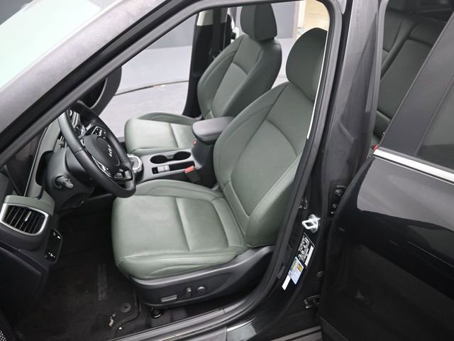 Used 2025 Kia Seltos SX w/ SX Sunroof Package image 11