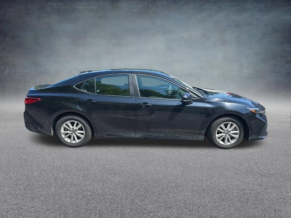 Used 2025 Toyota Camry LE FWD image 10