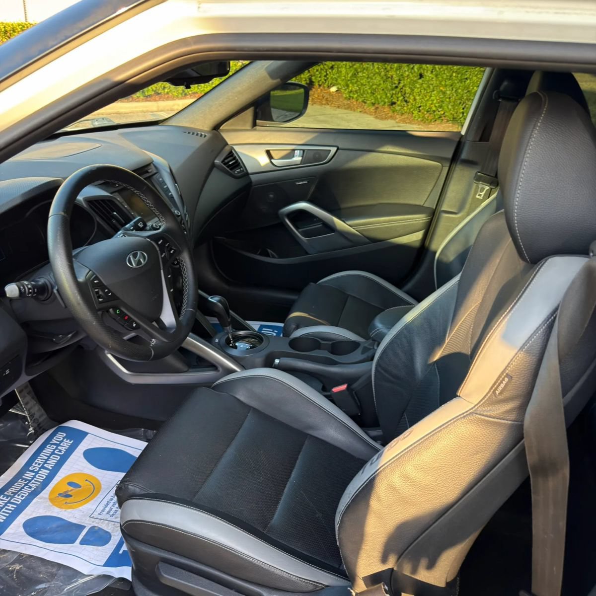 Used 2016 Hyundai Veloster Turbo FWD image 9