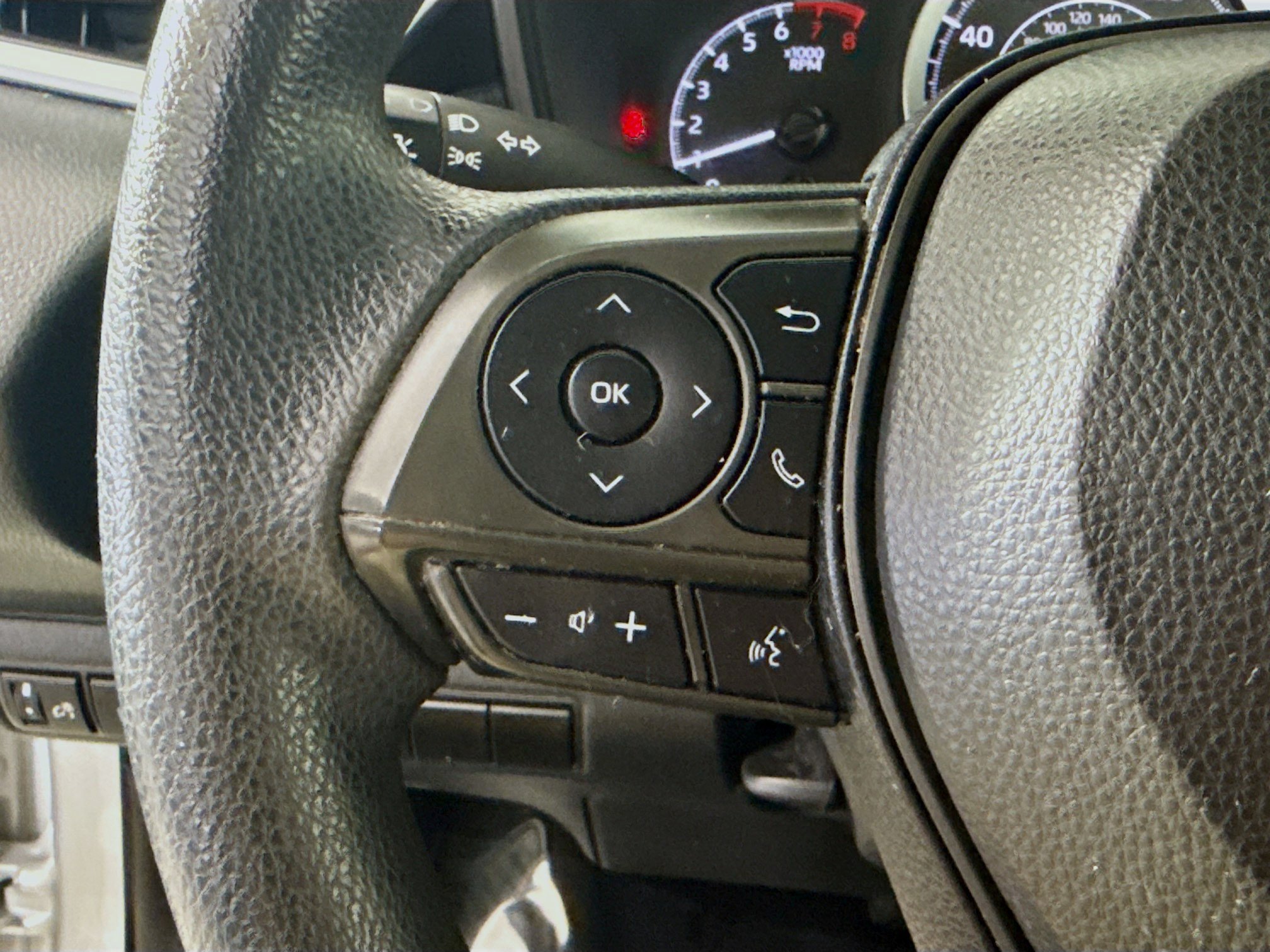Used 2022 Toyota Corolla LE FWD image 14
